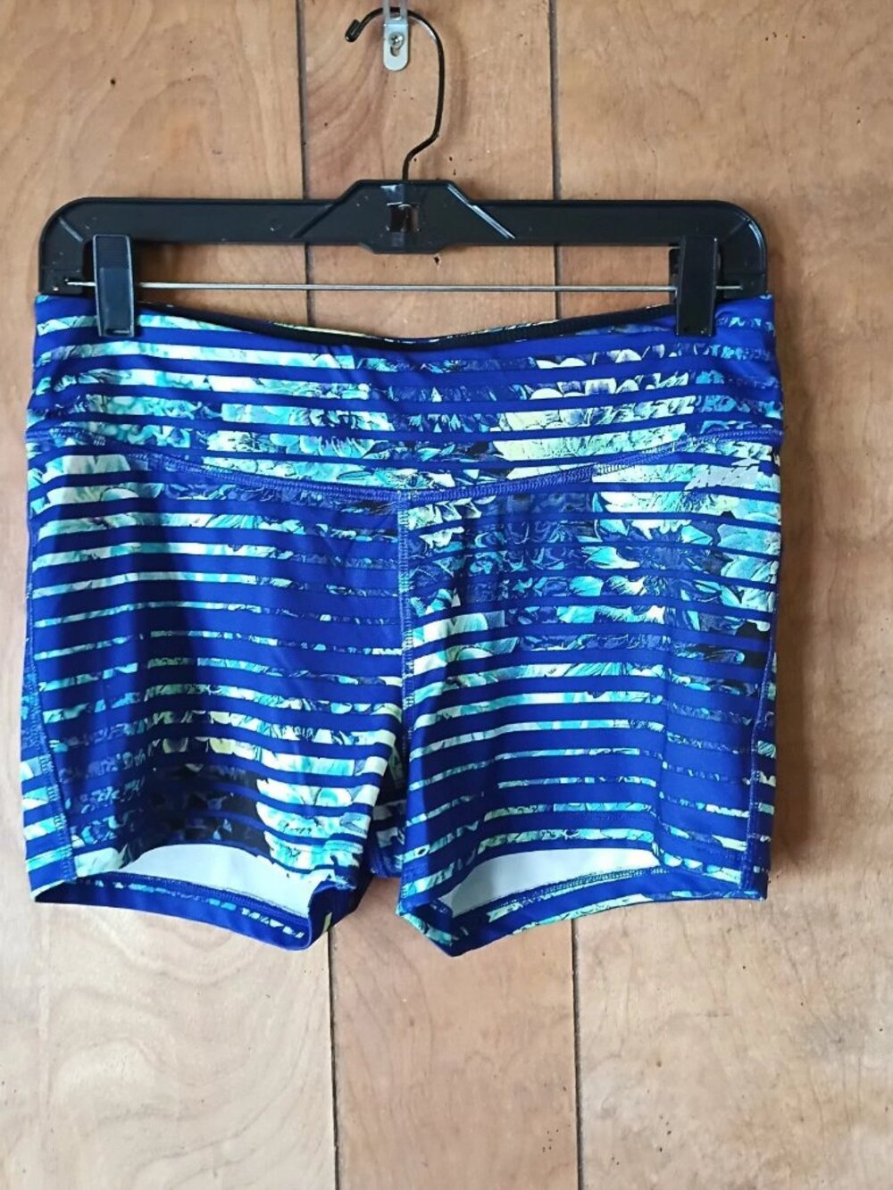 Avia Women’s Athletic Shorts Size M Blue Striped Polyester Spandex